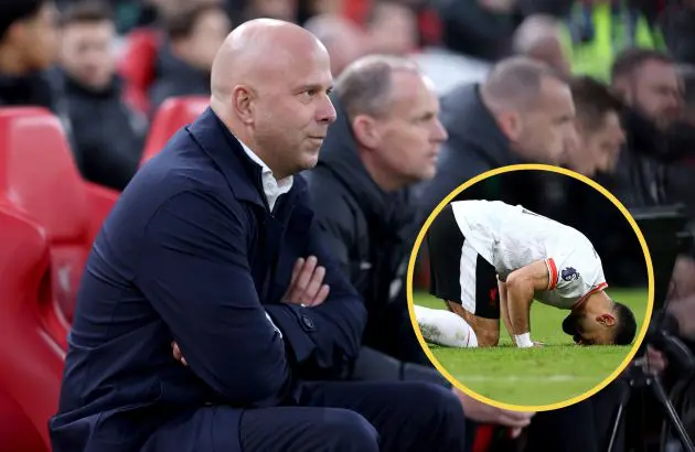 Arne Slot and his Liverpool coaches look at picture of Mo Salah.