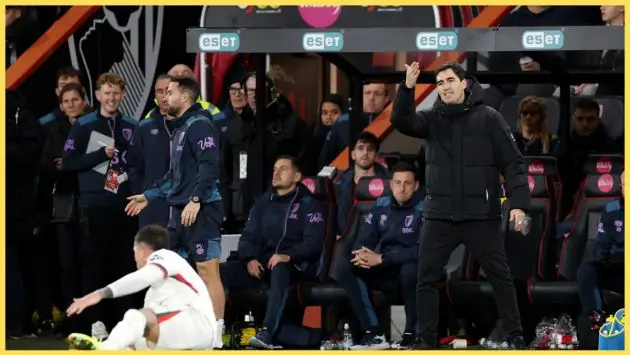 Andoni Iraola gestures to his players at Bournemouth