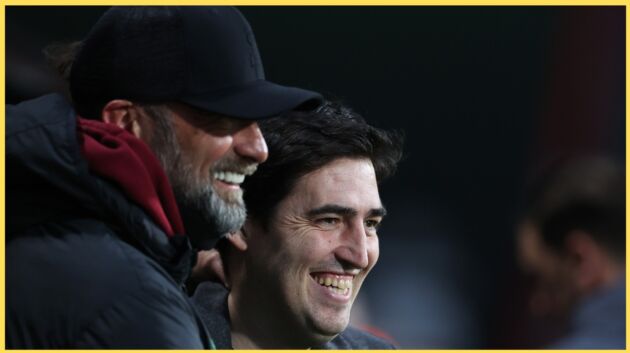 Jurgen Klopp shares a word with Andoni Iraola